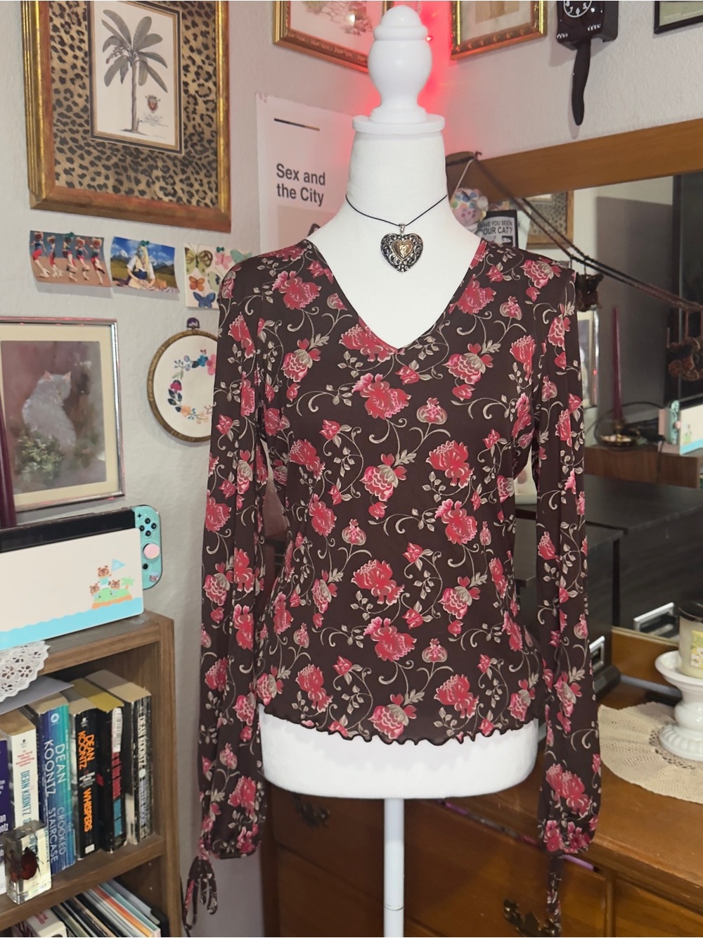 Y2K Brown Floral V-Neck Long Sleeve Top with Pink Roses - Picture 4 of 10